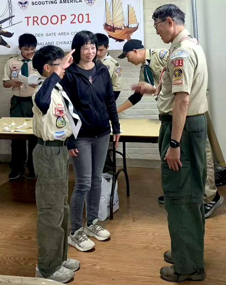 Scout salutes chairman